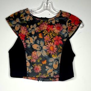 MinkPink Women’s crop top... Medium
